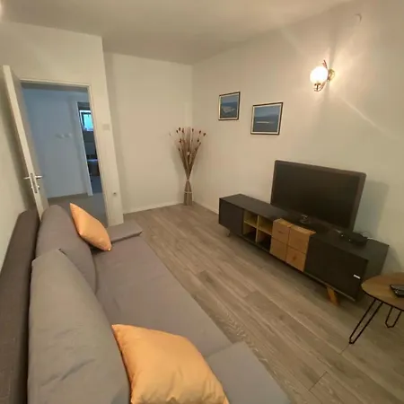 Klementina Apartment *